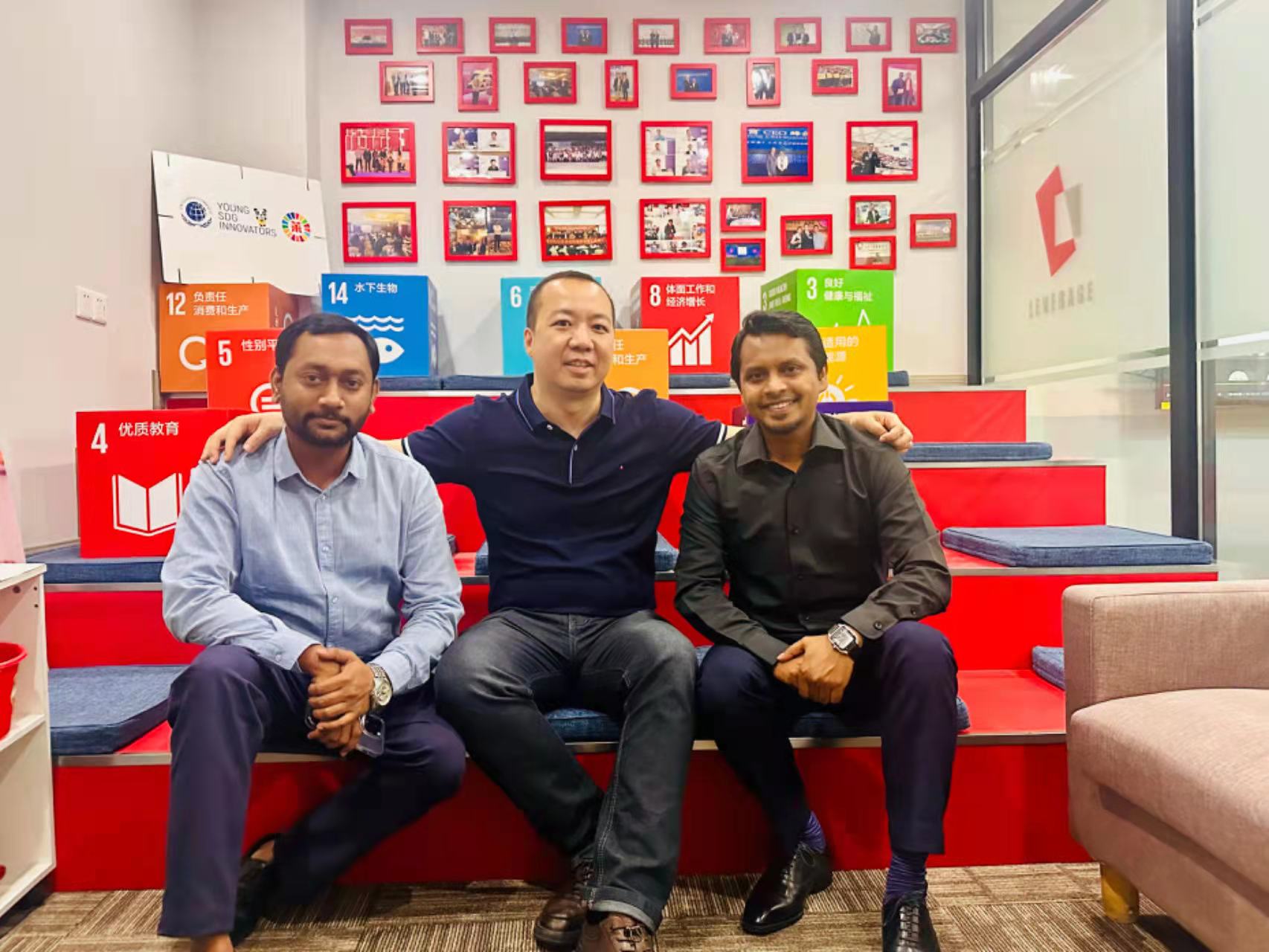 Leverage孟加拉同事到访上海公司 图片